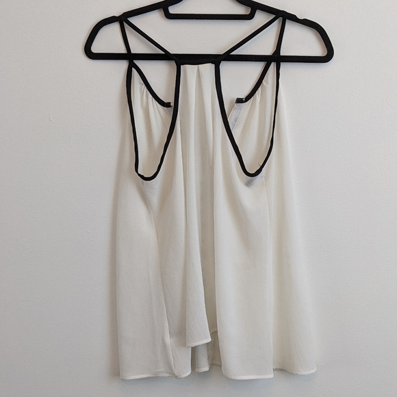 Sheer flowy tank top - Picture 2 of 6